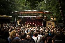 Die Parkbühne GeyserHaus